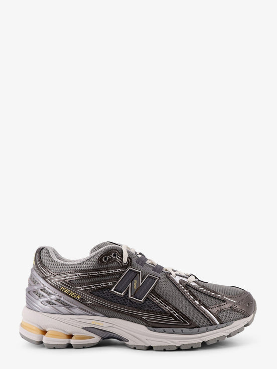 19064 mesh sneakers with logo on the side