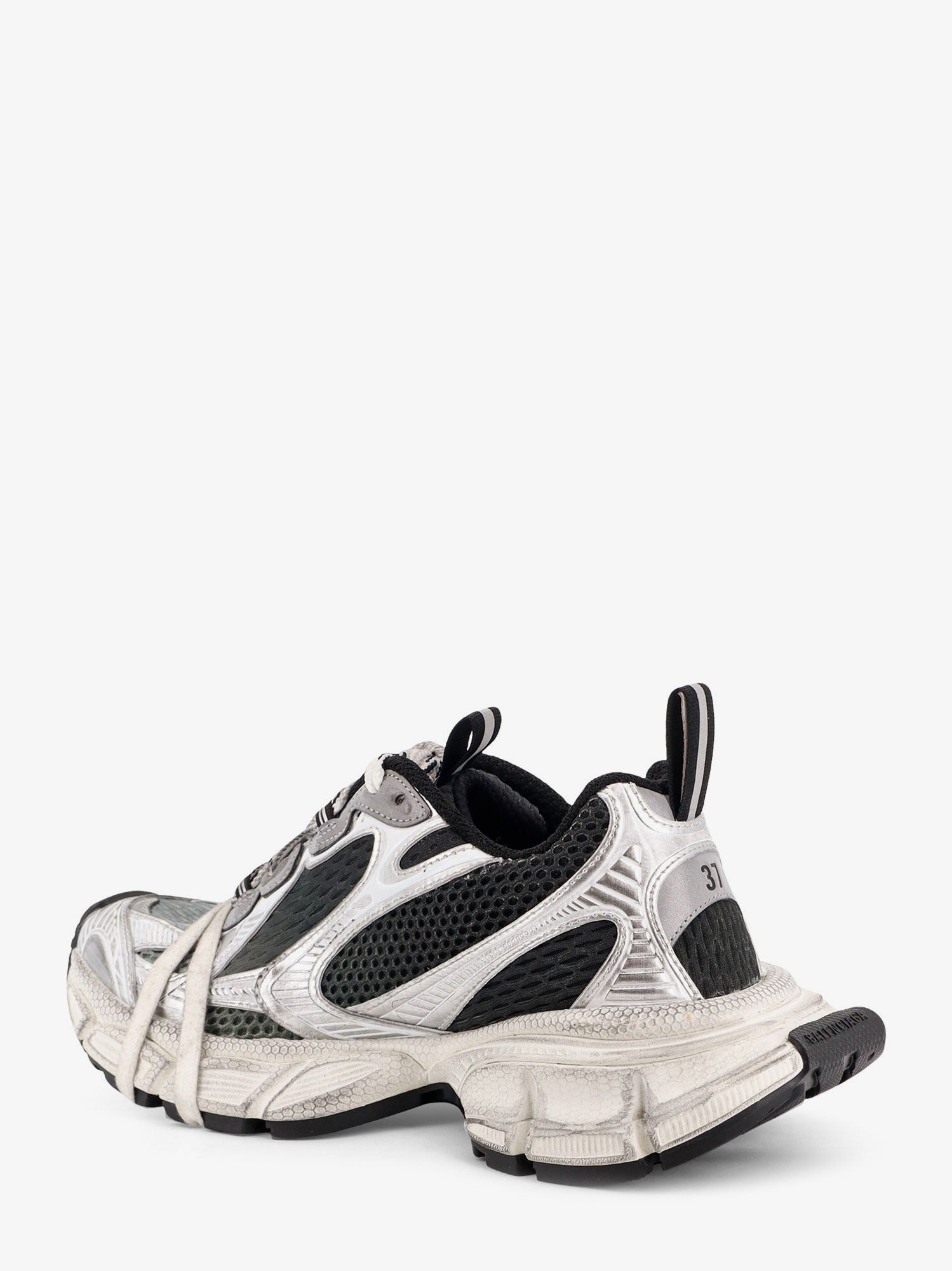 3XL Gradient mesh sneakers with used effect