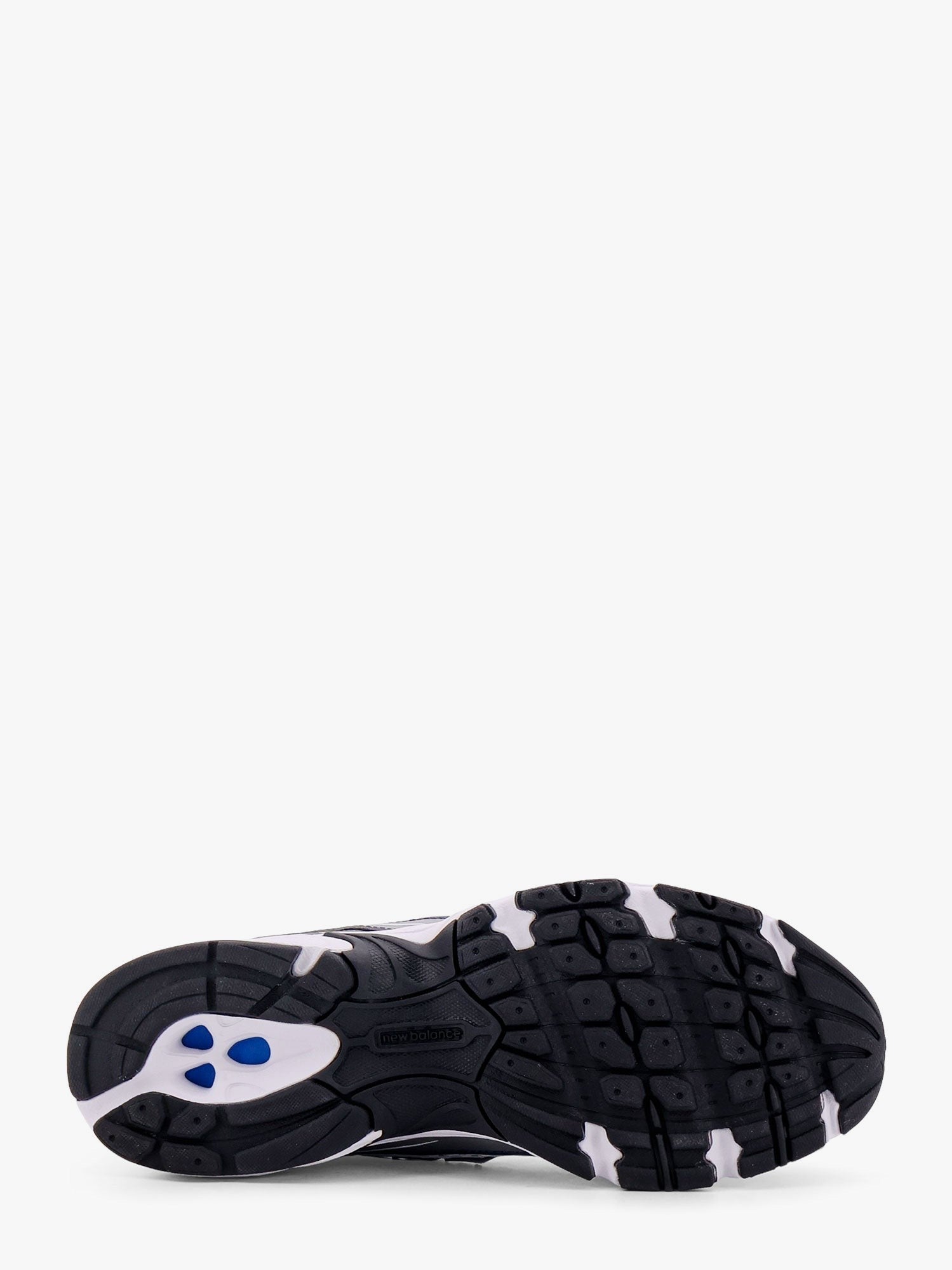 740 mesh sneakers with iconic contrasting side logo