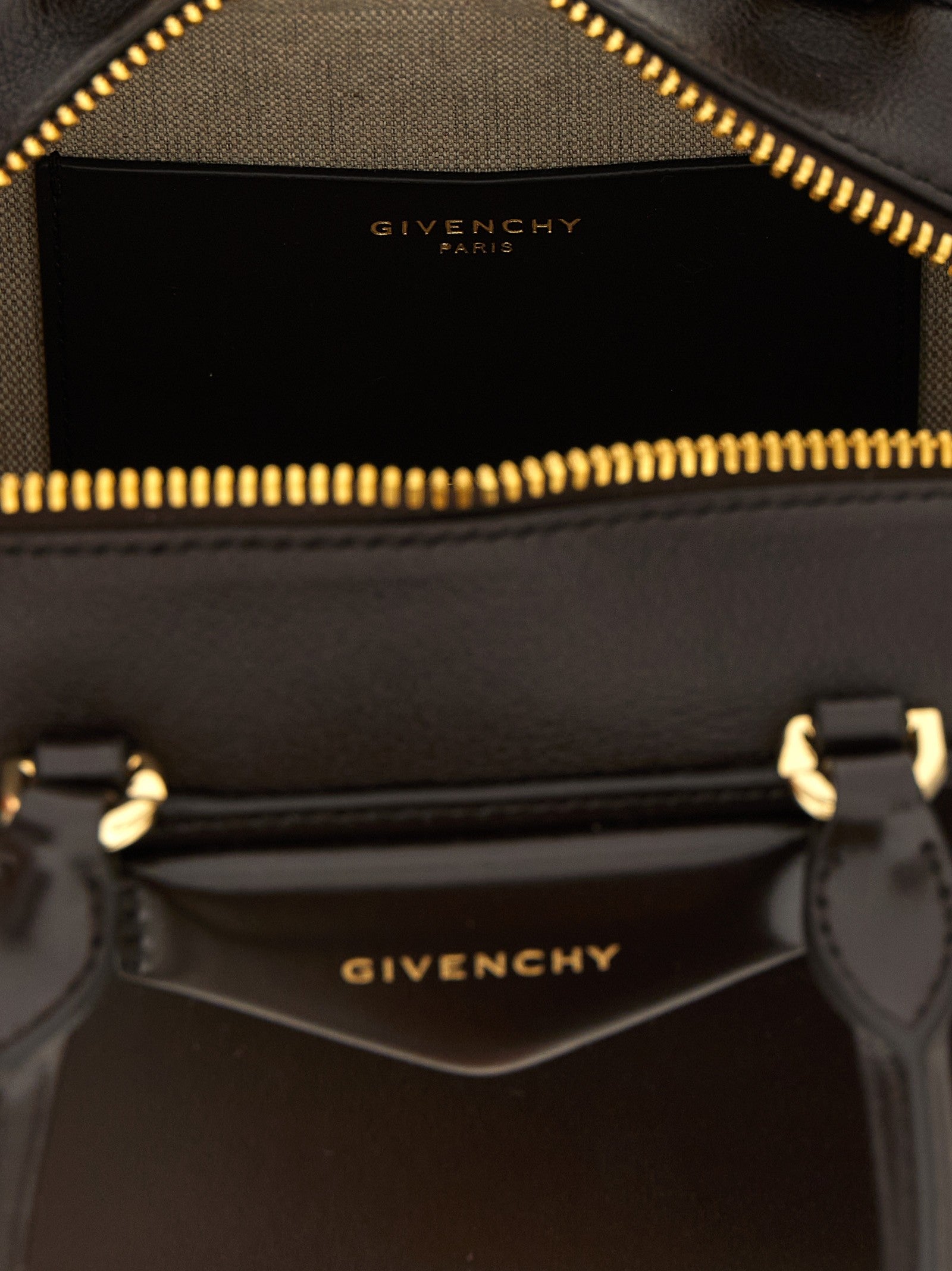 'Antigona East-West' small handbag
