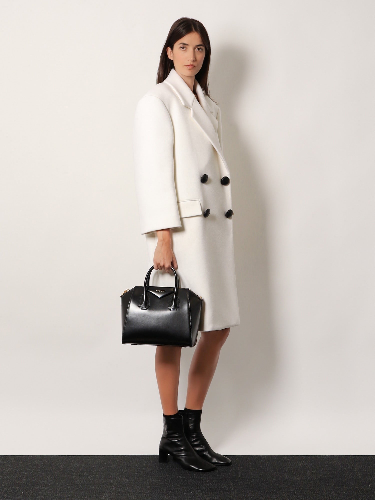 Antigona Small leather crossbody bag