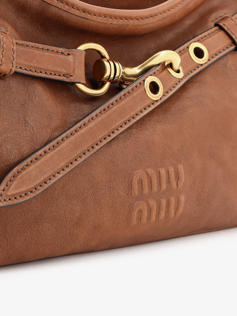 Aventure leather bag with embossed front logo