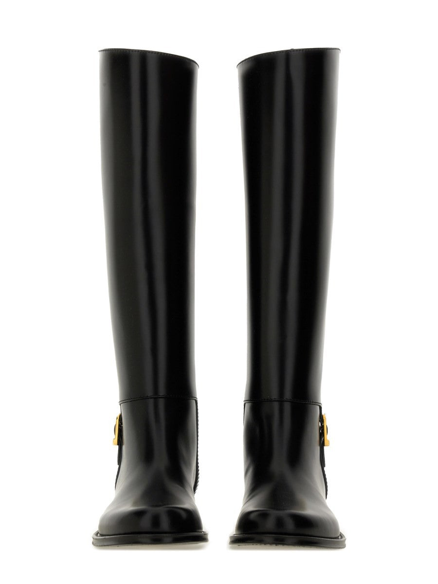 BOOT 