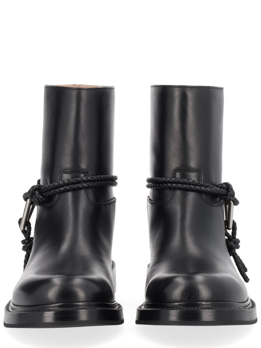 BOOT 