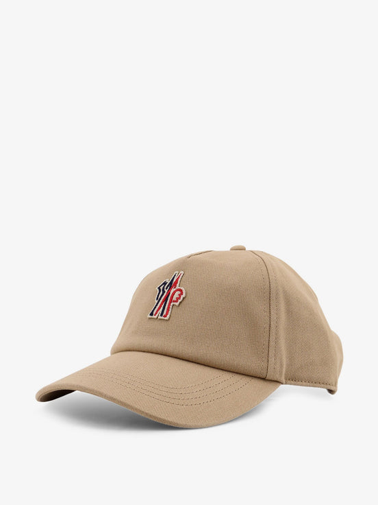 Cotton hat with logo patch on the front
