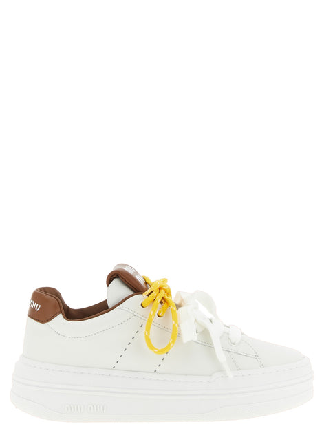 Double lacing sneakers