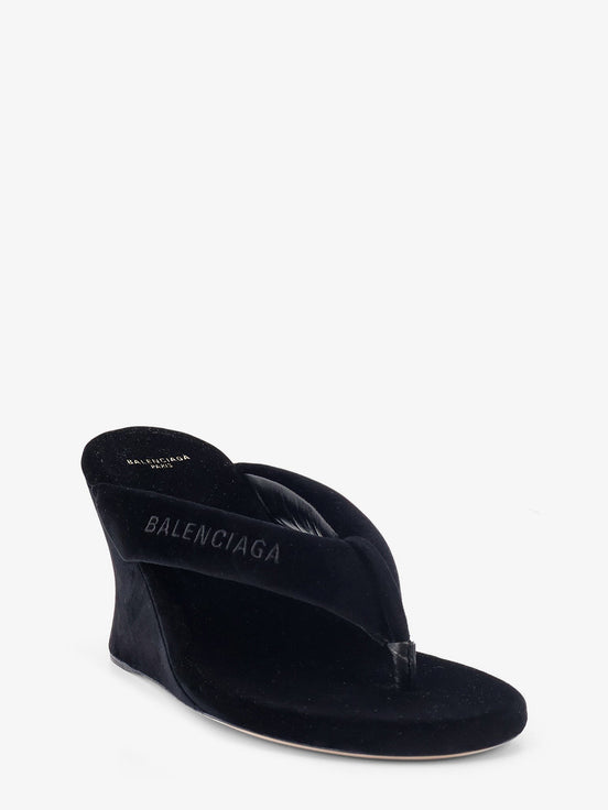 Gaeta velvet sandals