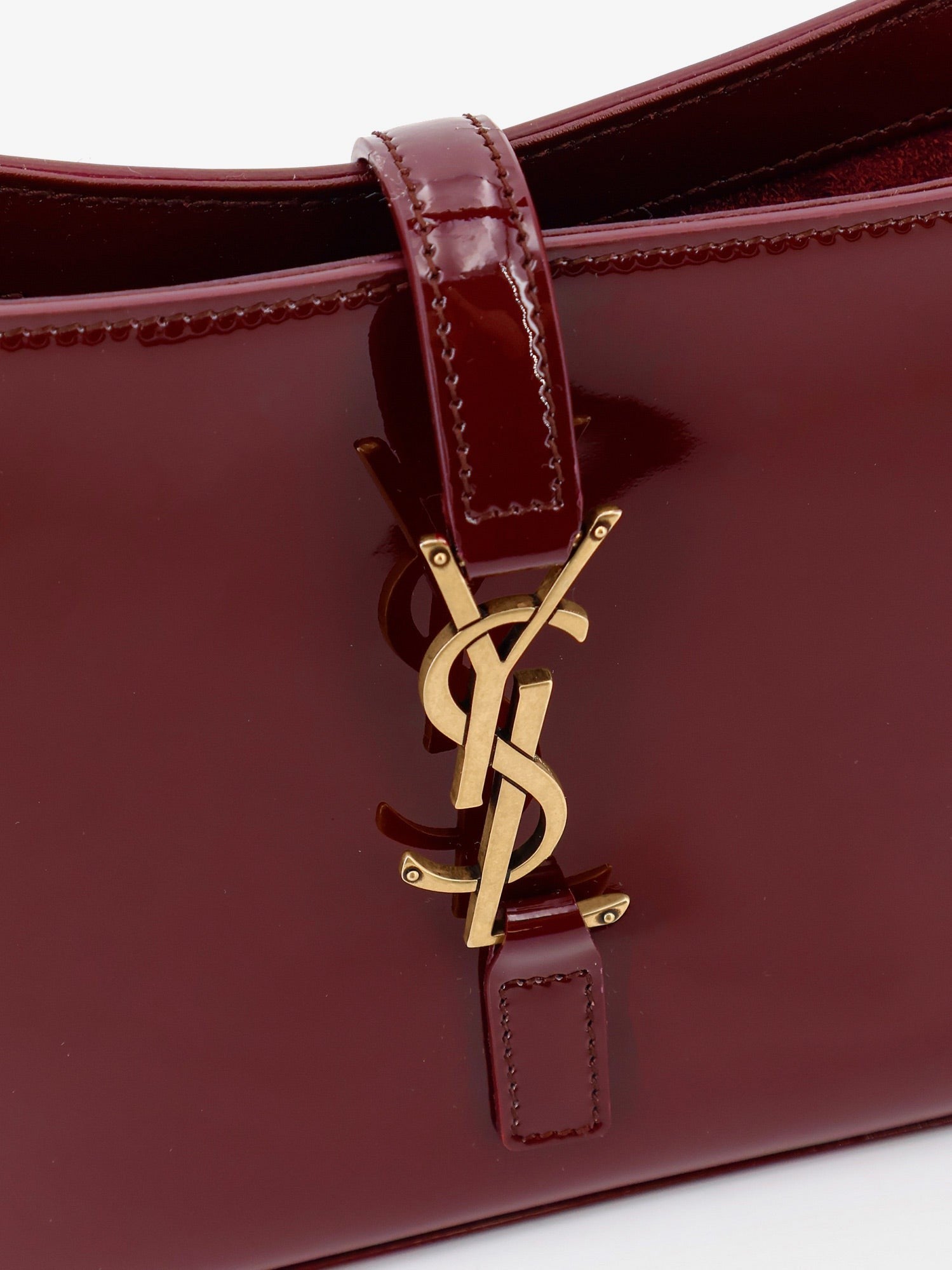LE 5 À 7 bordeaux patent leather shoulder bag