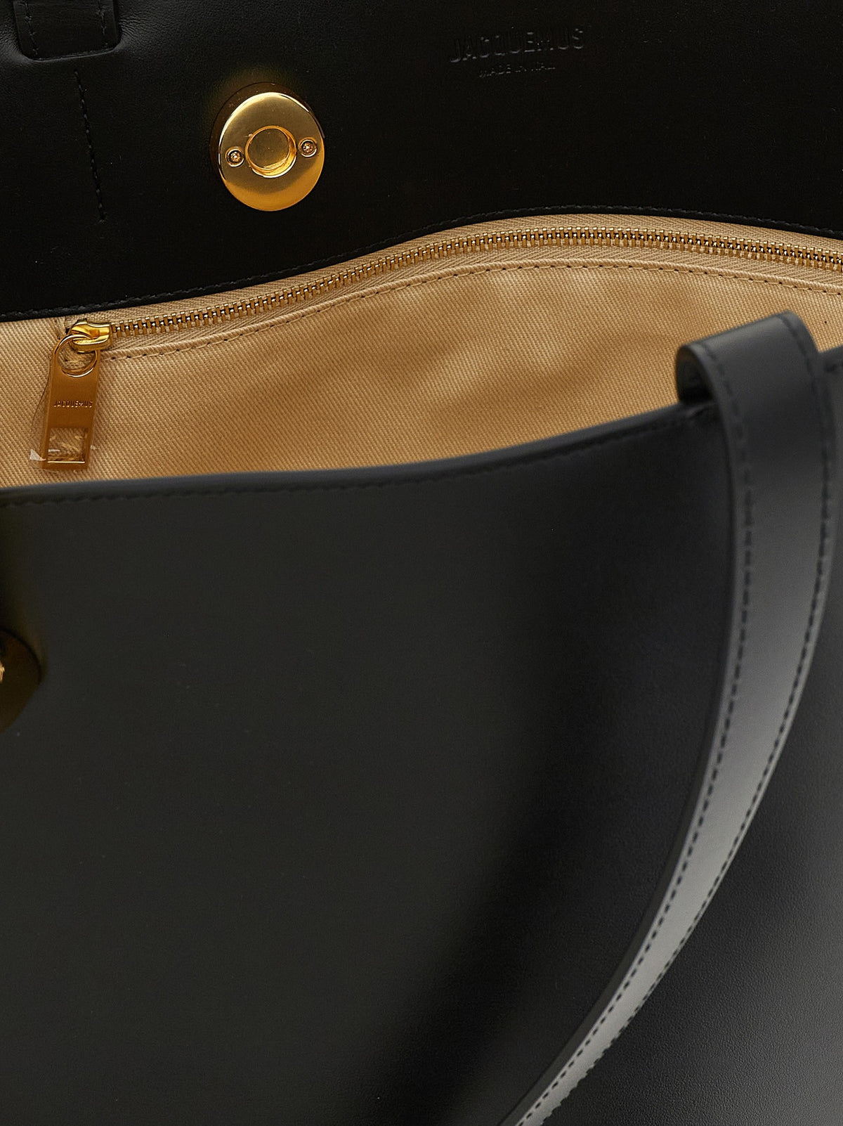 JACQUEMUS 'Le Bambola Moyen' shoulder bag