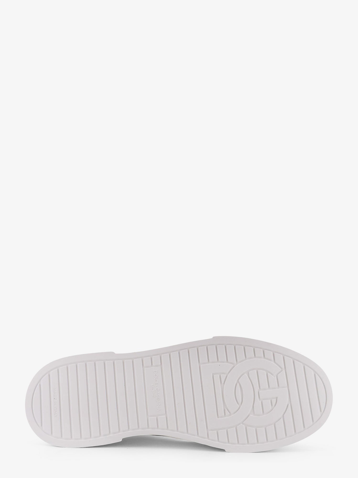Leather sneakers with iconic patch logo on the side