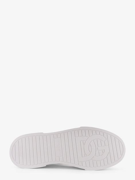 Leather sneakers with iconic patch logo on the side