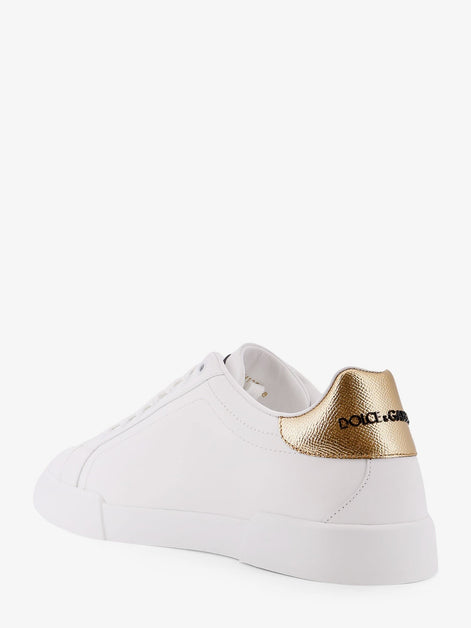 Leather sneakers with iconic patch logo on the side
