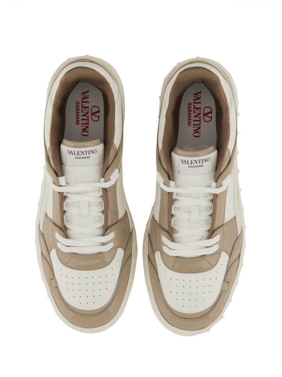 LOW TOP SNEAKER 