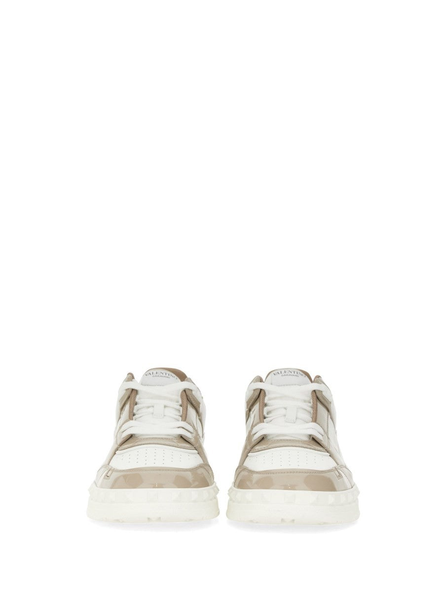 LOW TOP SNEAKER 