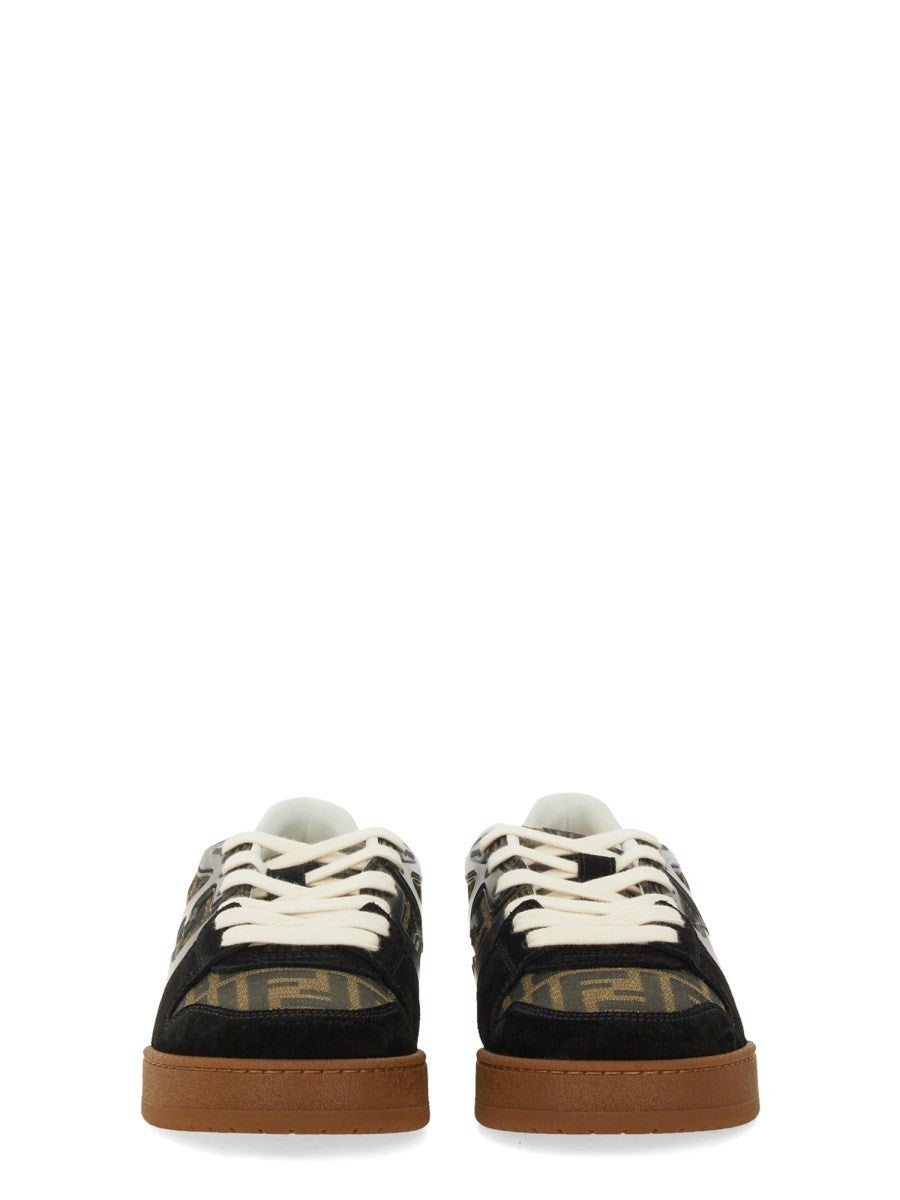 LOW TOP SNEAKER 