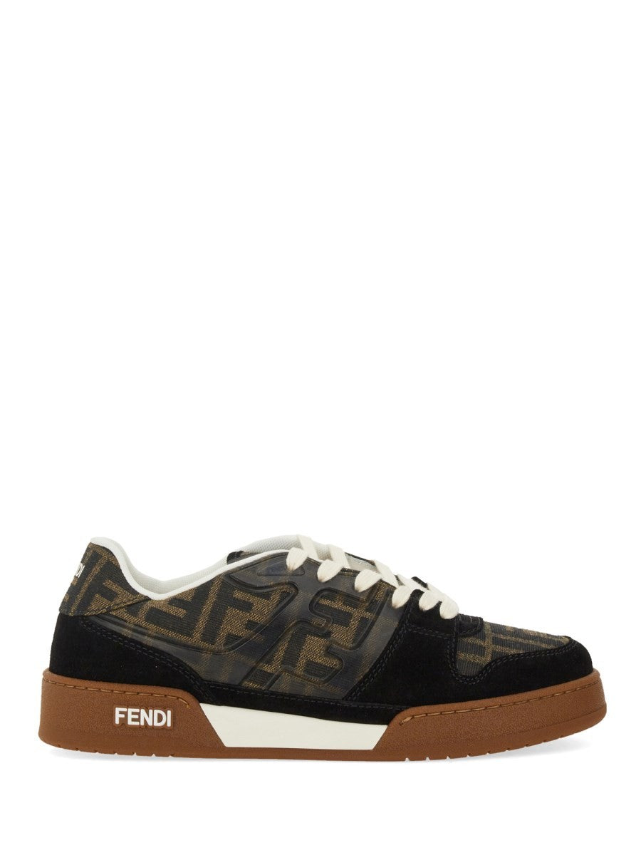 LOW TOP SNEAKER 