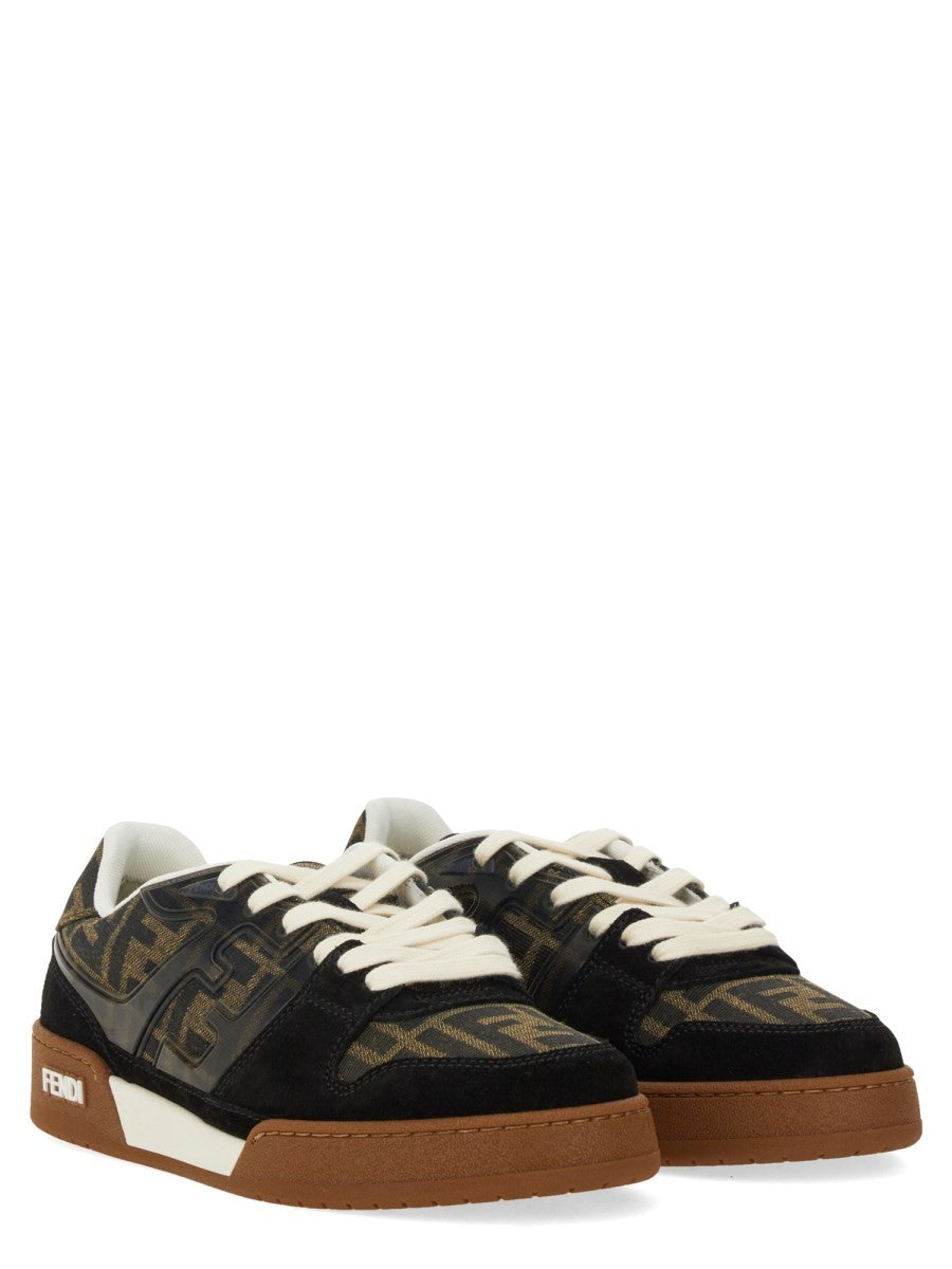 LOW TOP SNEAKER 