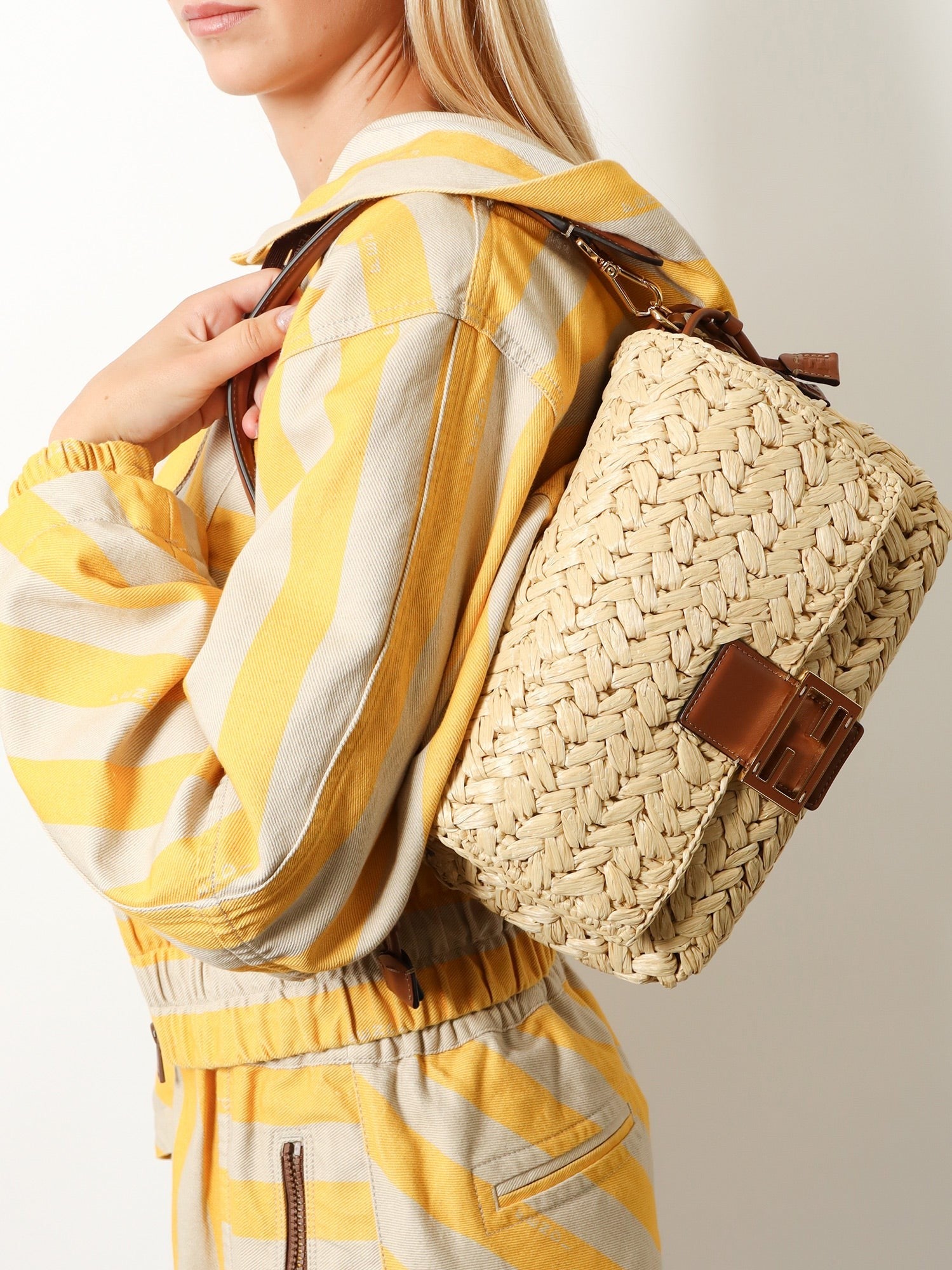 Mamma Baguette Medium raffia crossbody bag