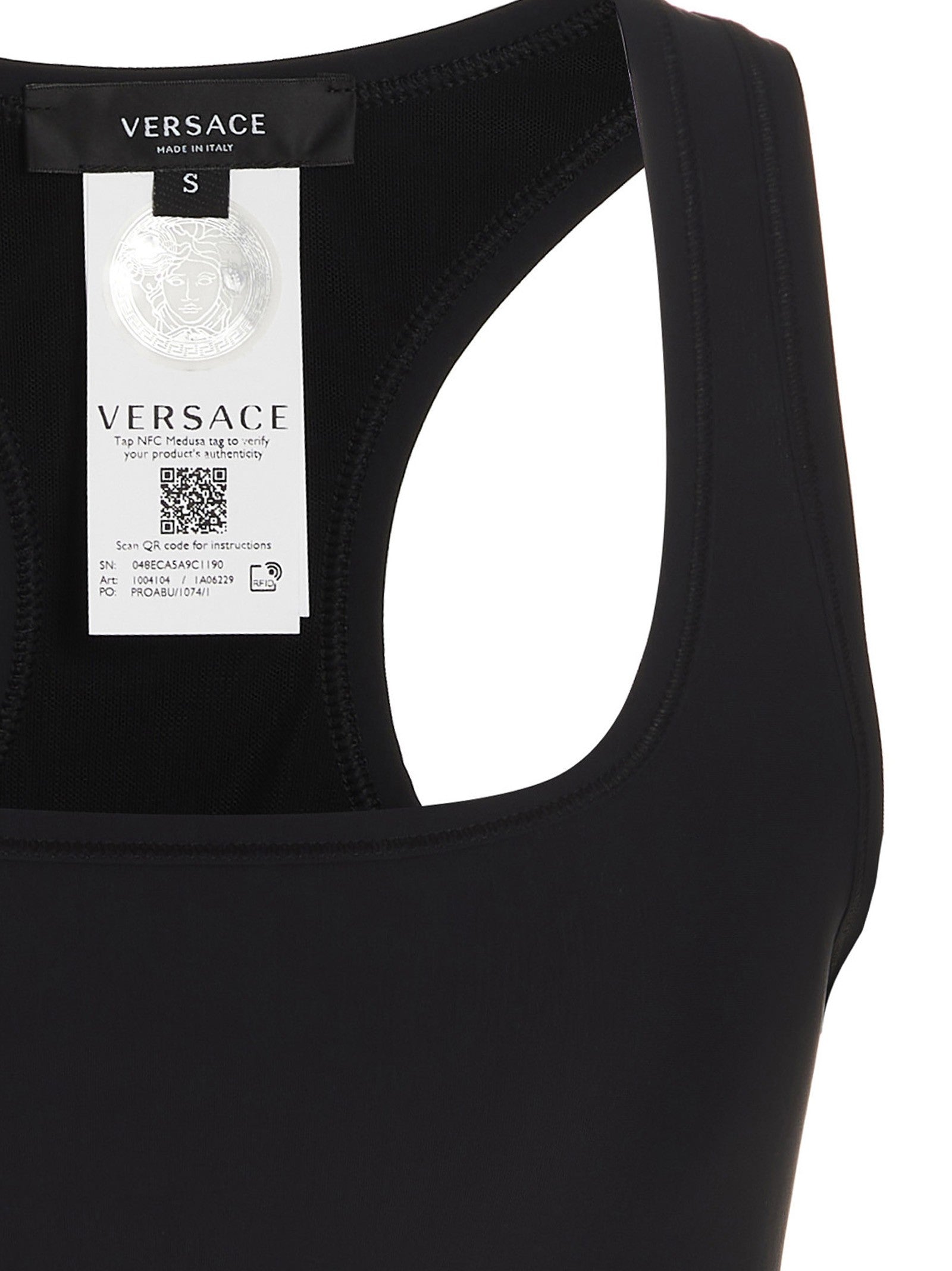 'Medusa' sports top'