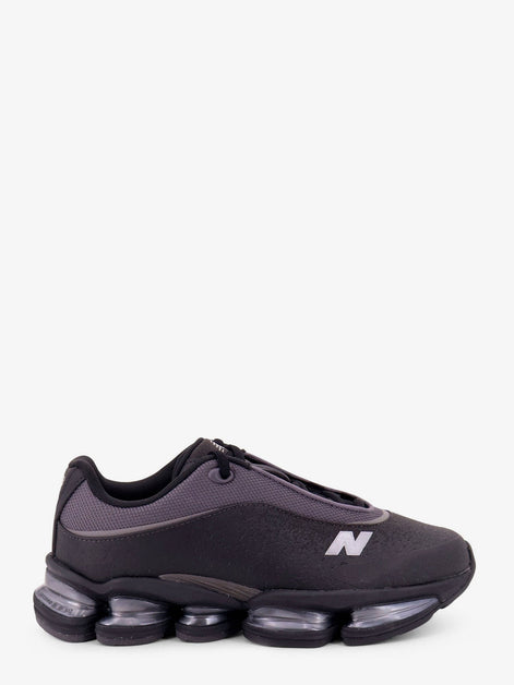 Mesh sneakers with contrasting logo