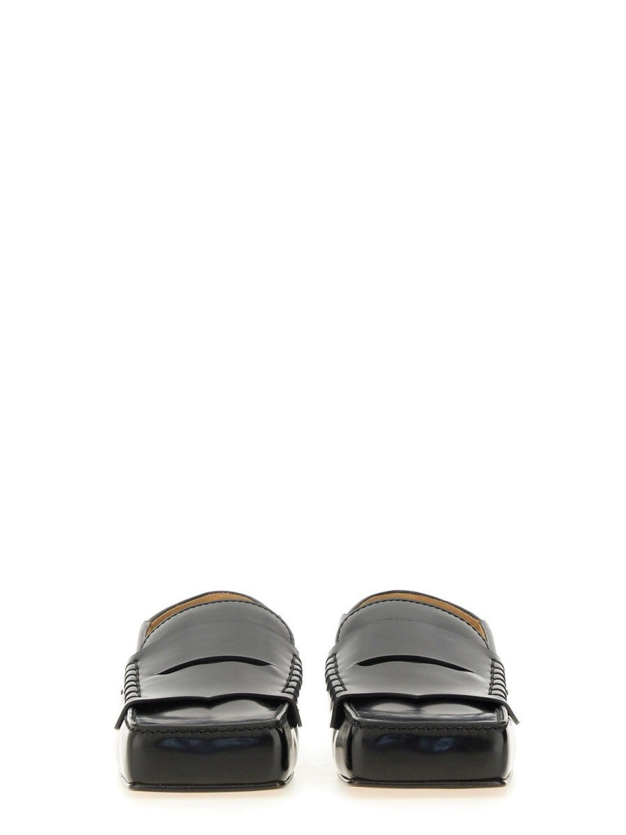 MOCCASIN 