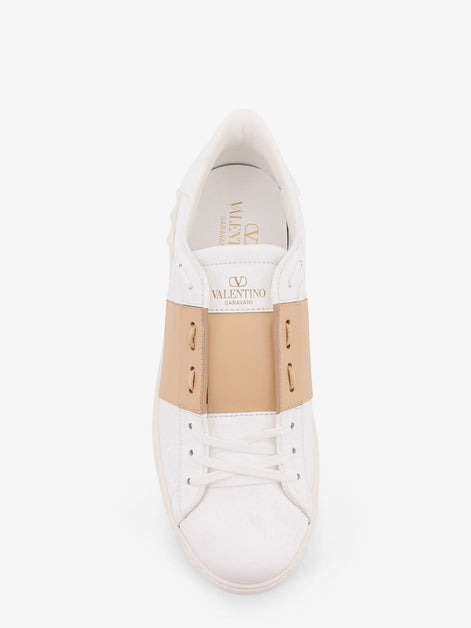 Open leather sneakers