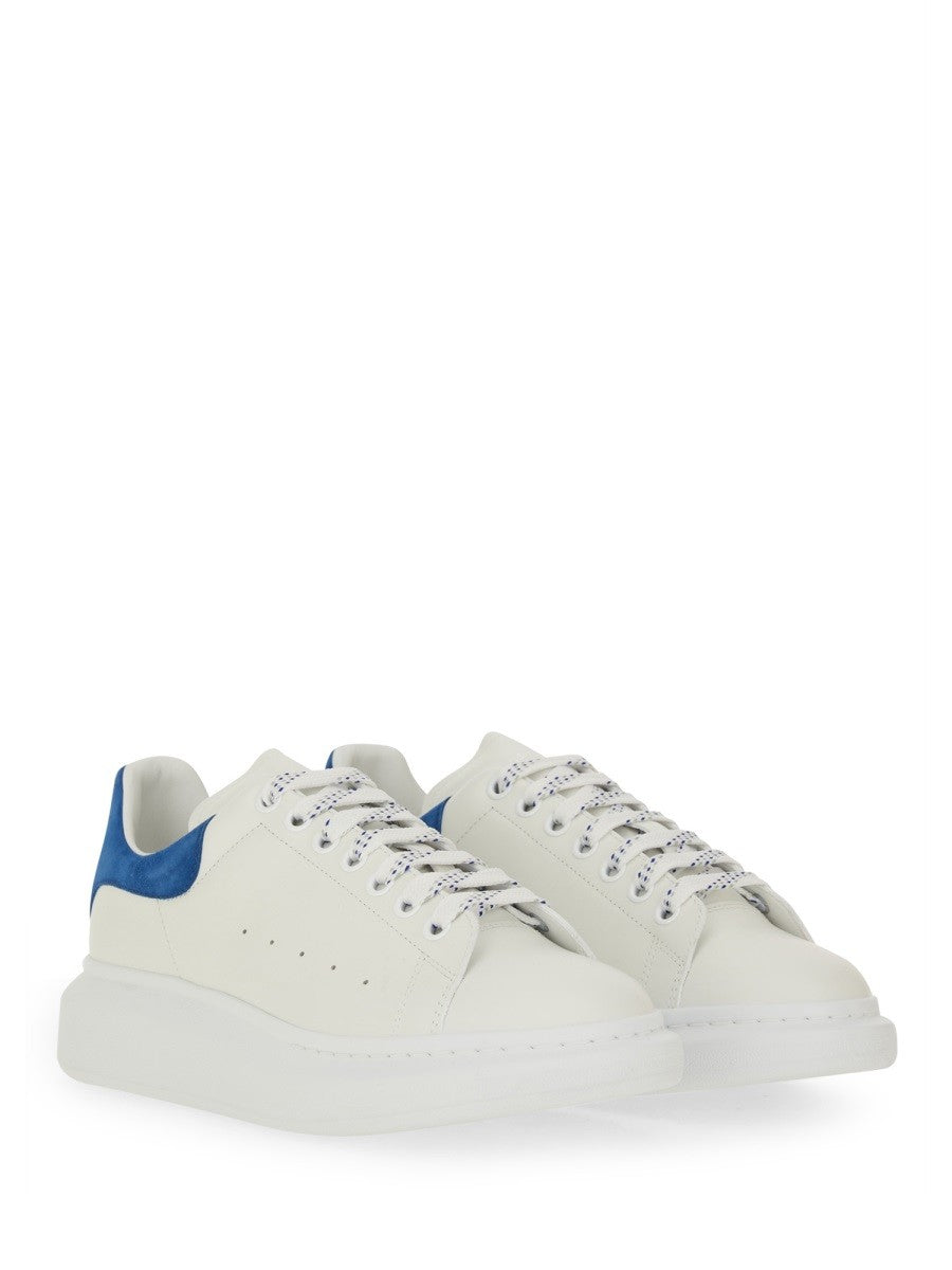 OVERSIZED LEATHER SNEAKER