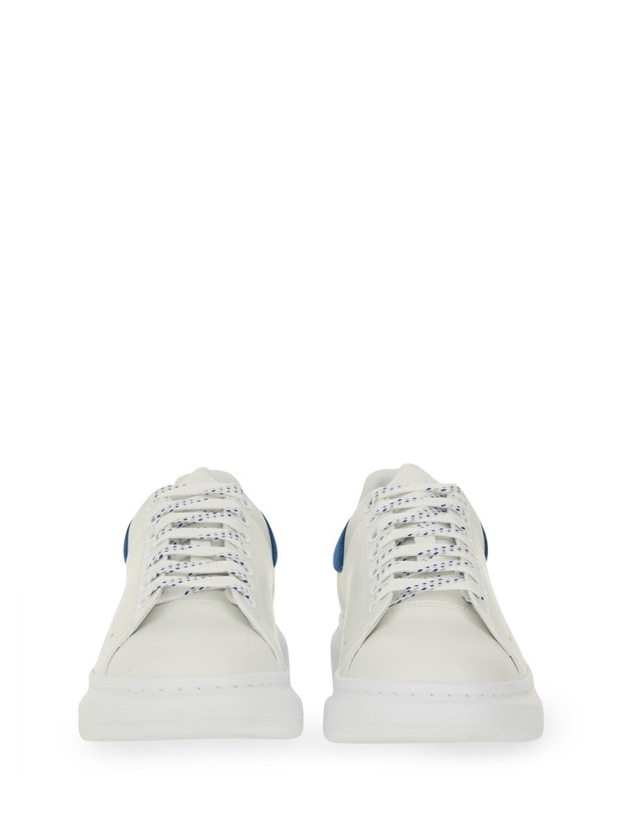 OVERSIZED LEATHER SNEAKER