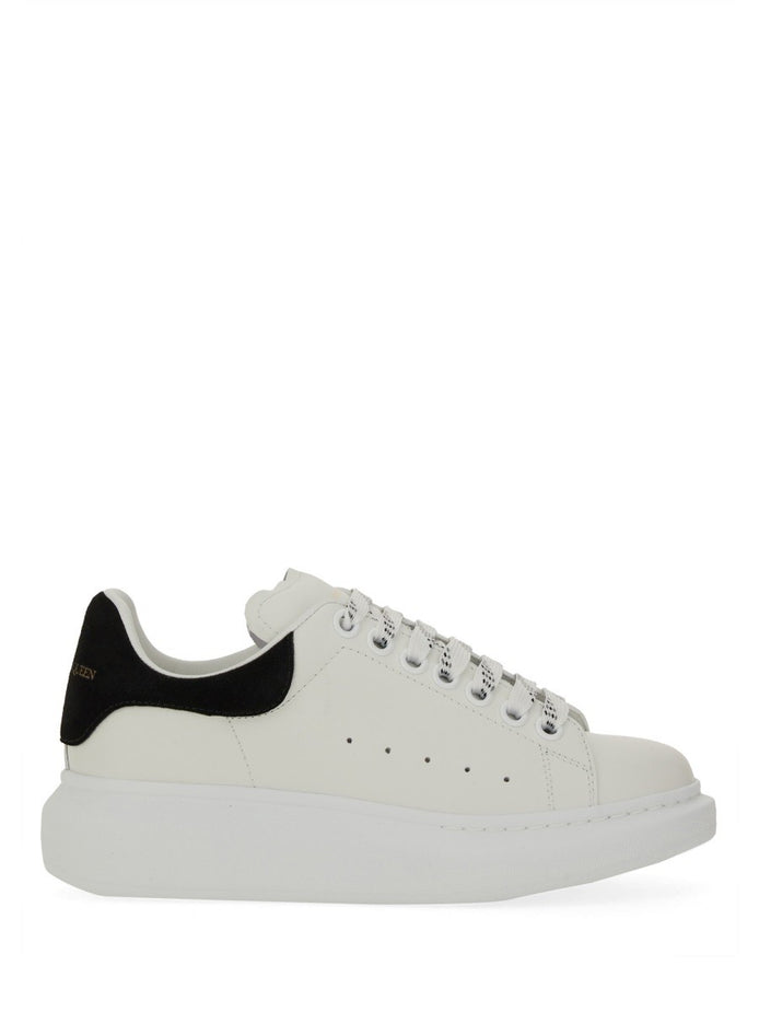 OVERSIZED SNEAKER