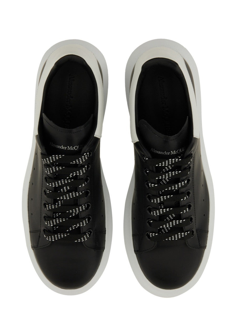 OVERSIZED SNEAKER