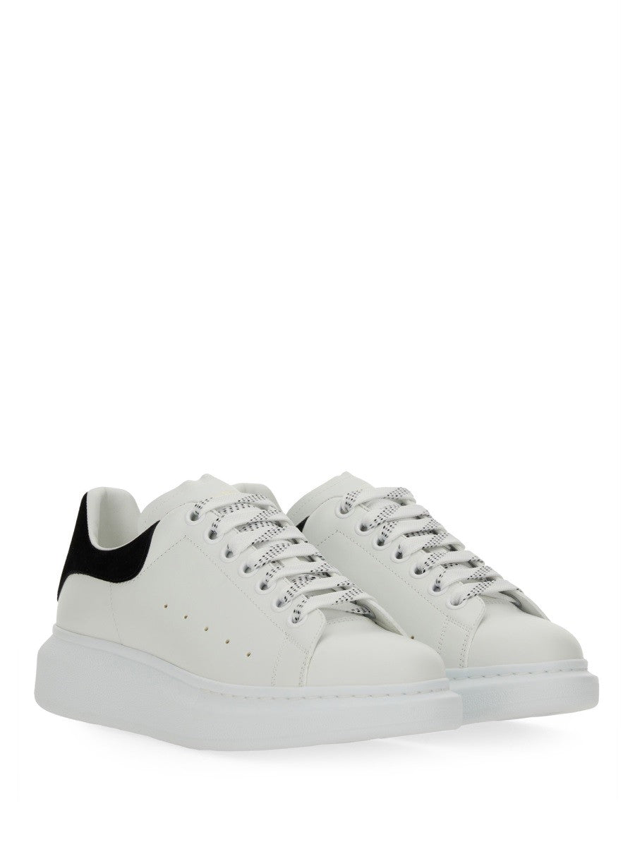OVERSIZED SNEAKER