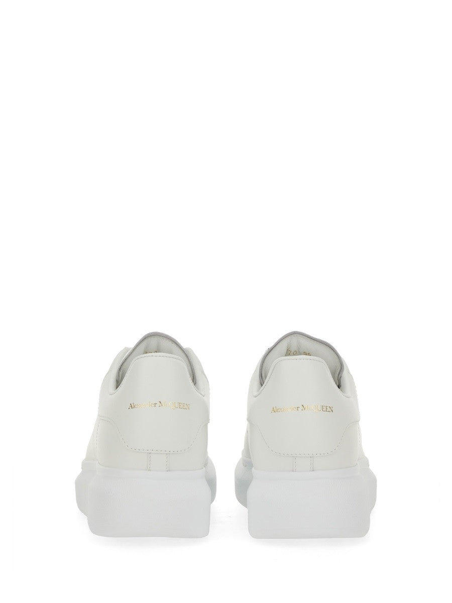OVERSIZED SNEAKER