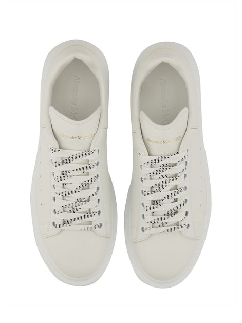 OVERSIZED SNEAKER