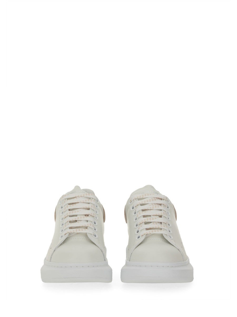 OVERSIZED SNEAKER