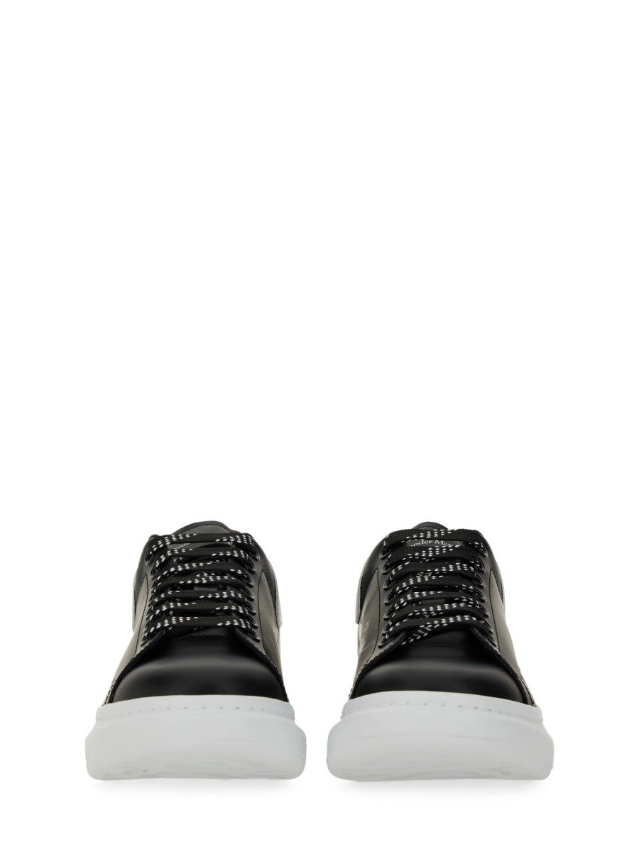 OVERSIZED SNEAKER