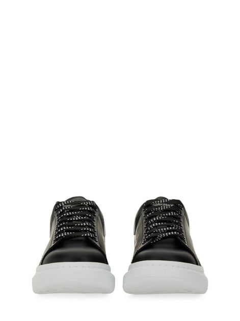 OVERSIZED SNEAKER