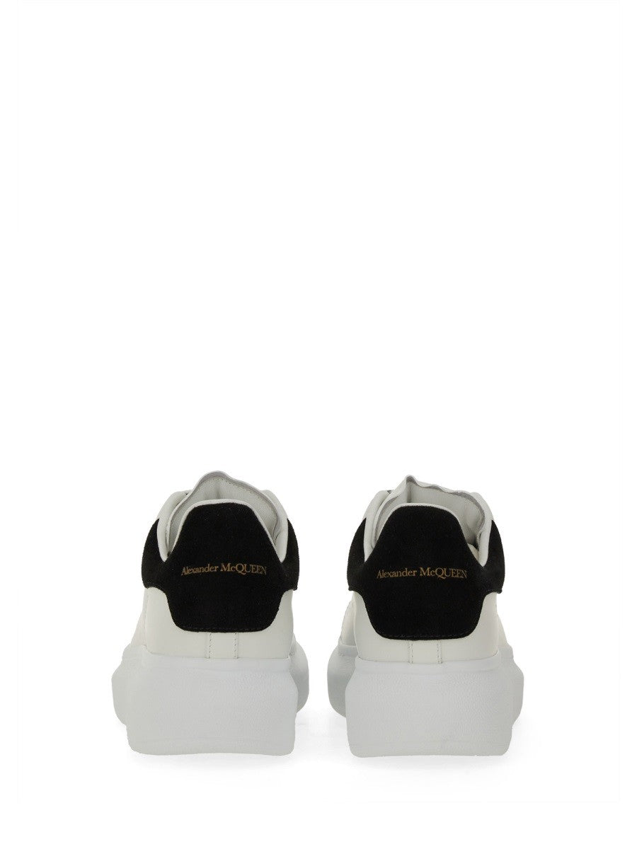 OVERSIZED SNEAKER