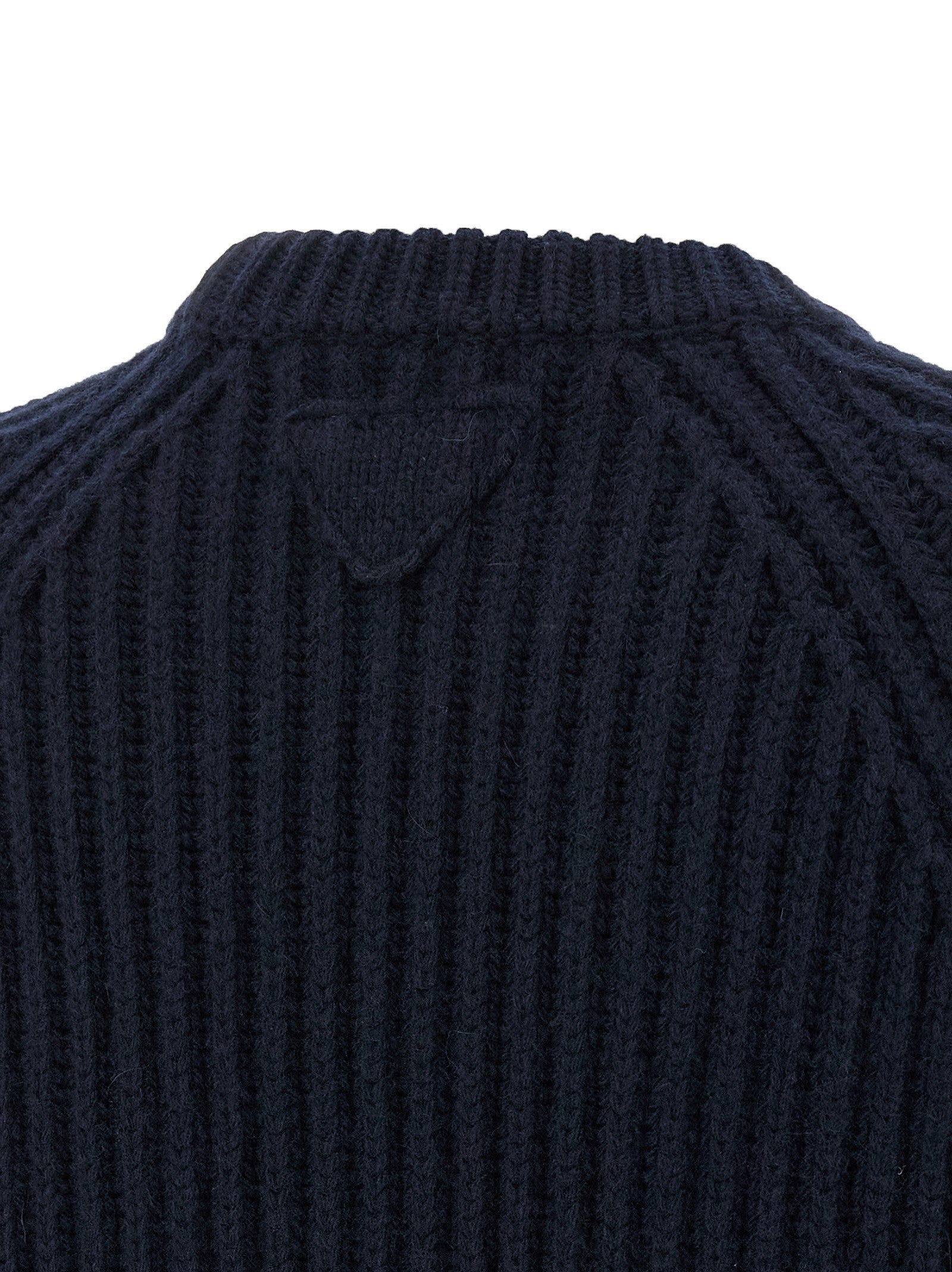 Pin sweater