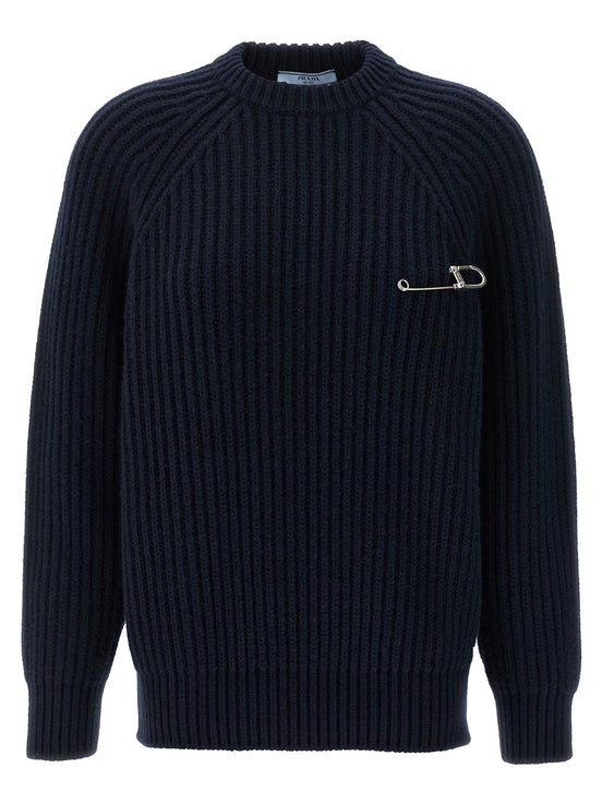 Pin sweater