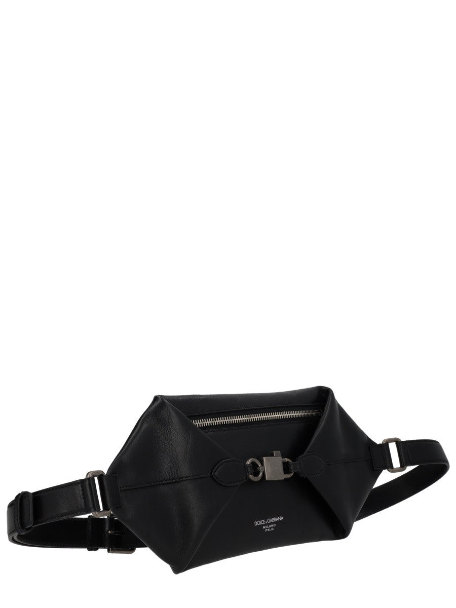 POUCH 