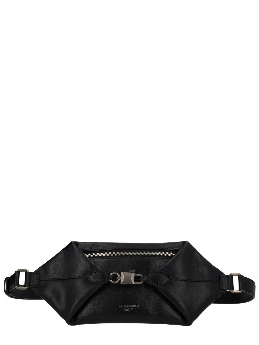 POUCH 