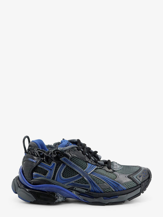 Runner sneakers in mesh with contrasting inserts