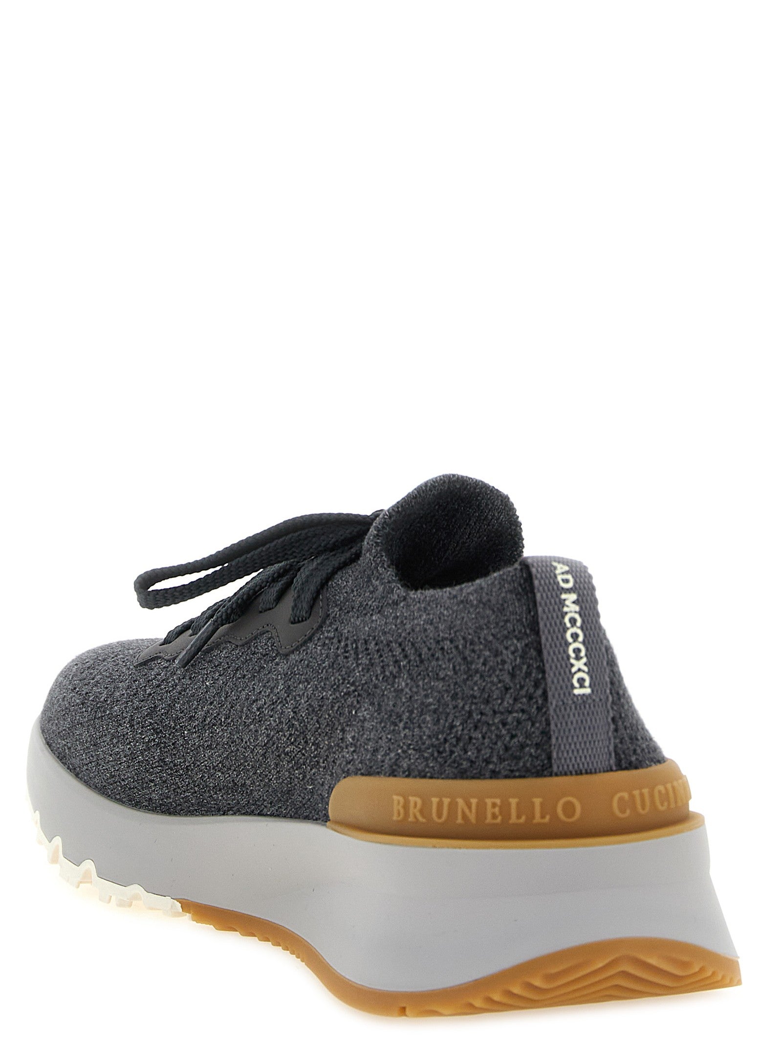 'Runners' sneakers