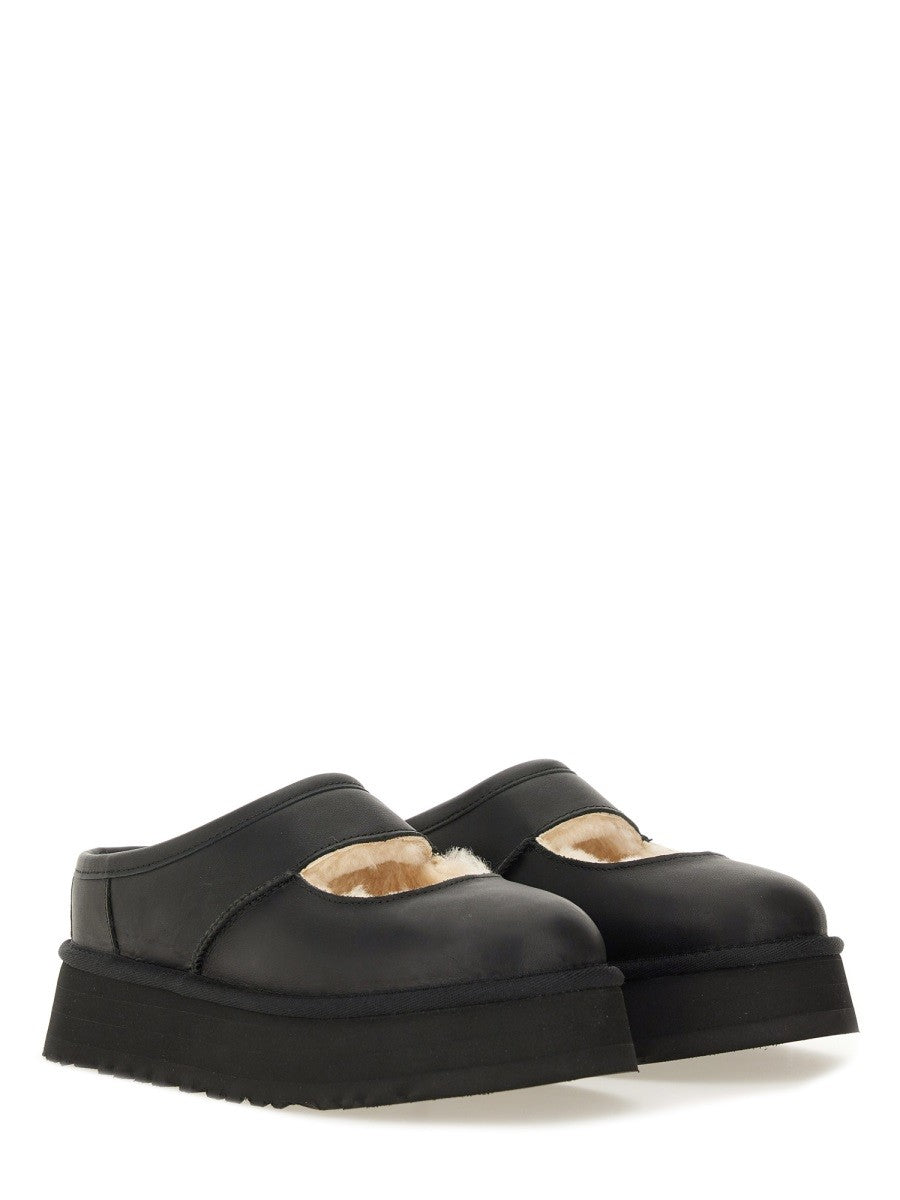 SANDAL 