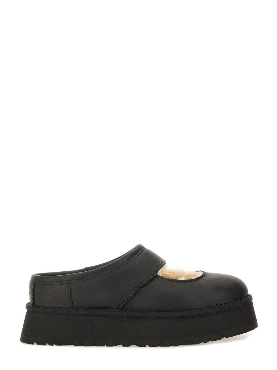 SANDAL 