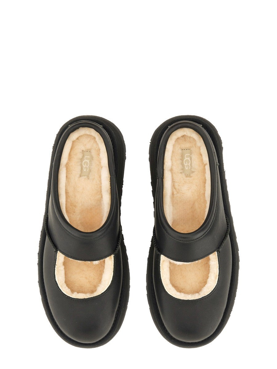SANDAL 