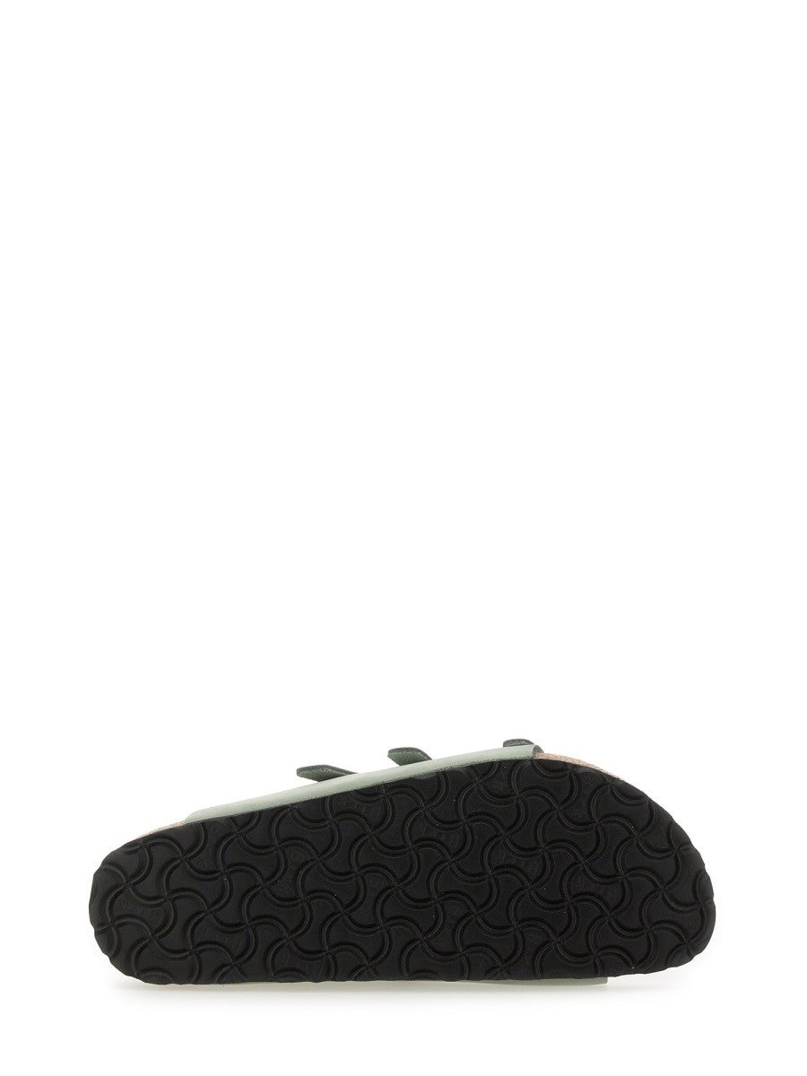 SANDAL 