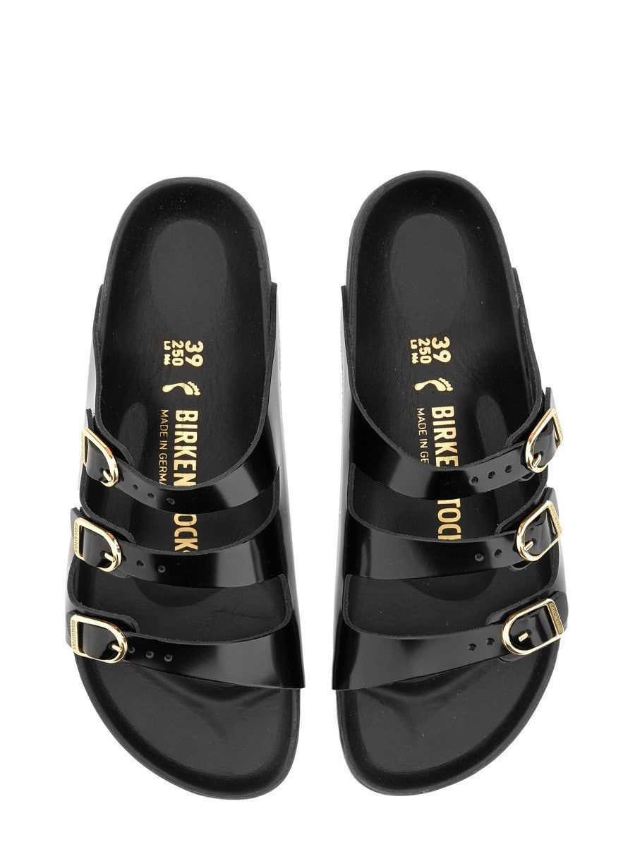 SANDAL 