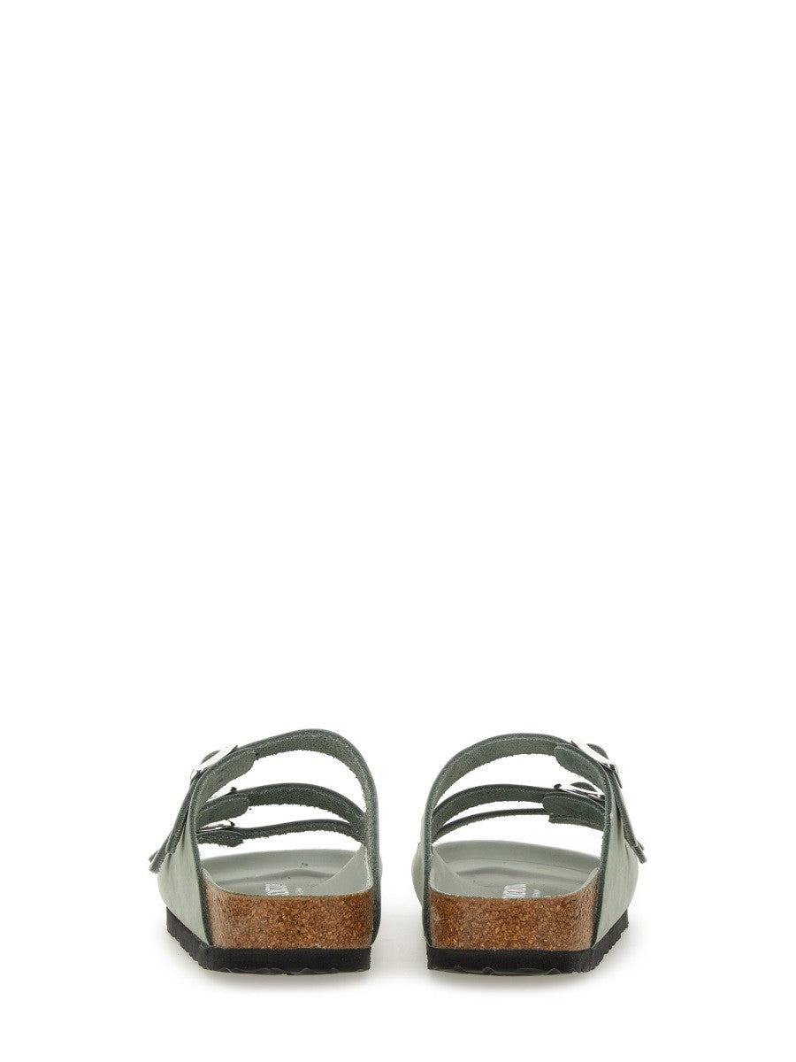SANDAL 