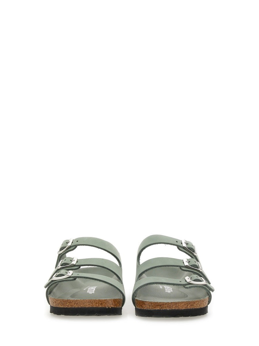 SANDAL 